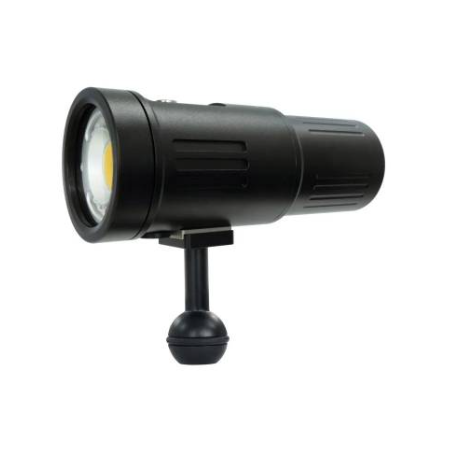 La P33 est une lampe focus compacte à LED spécialement conçue pour la vidéo et photo sous-marine